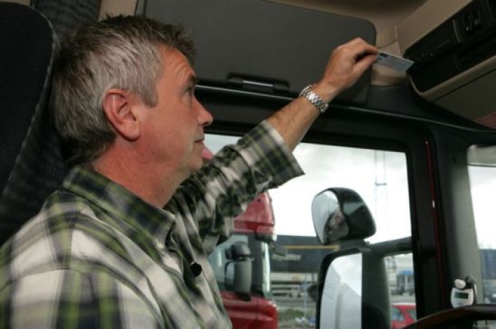 CETM pide a Trabajo que el tacógrafo sea reconocido como registro válido de jornada para los conductores