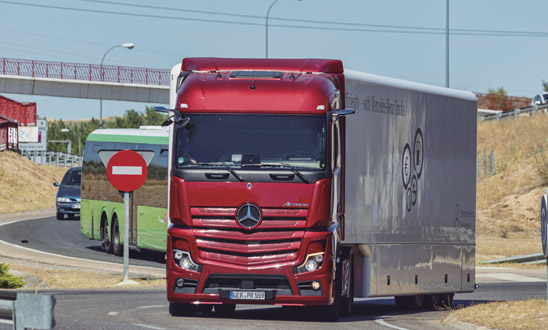 Mercedes-Benz Actros 1851 LS streamspace