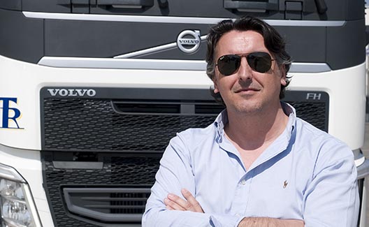 César Prades con Volvo FH 500