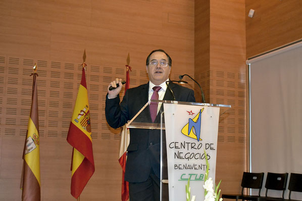 Tomás García