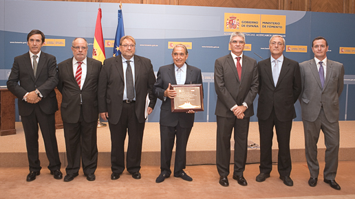 Fomento entrega el premio Petra a MRW y al Centro Logístico Multimodal de Yunquera