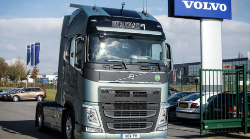 Jean-Pierre Ducournau al volante de su Volvo FH