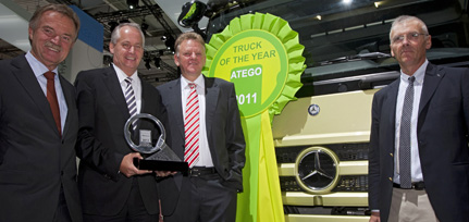 mercedes benz gana con el atego el Truck of the Year 2011