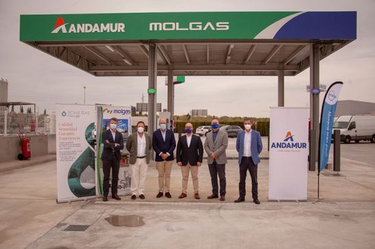 Inauguración gasinera Andamur en Guarromán