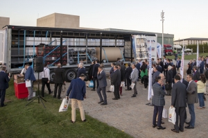 Demostración de la lona Power Curtain Schmitz Cargobull en el 17º Congreso de la CETM