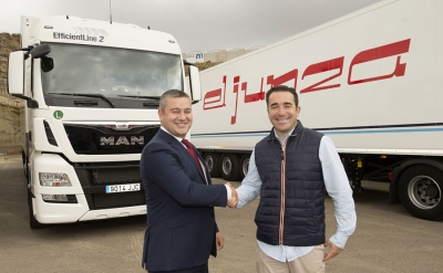 Entrega de camiones a Transportes El Junza