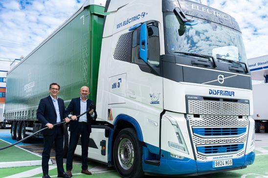 Entrega de Volvo Trucks a DIsfrimur