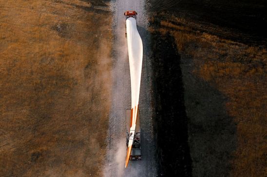 Transporte de palas eólicas en camión