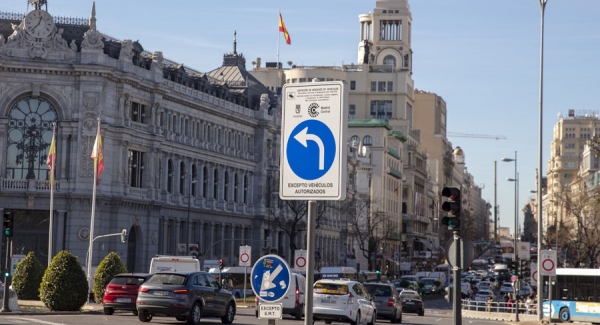 Señal de comienzo de la zona de Madrid Central en Cibeles