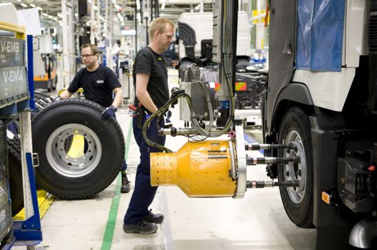 Factoría fabricando camiones Volvo