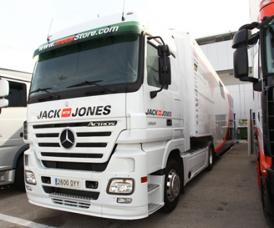 Tractora Actros Jack &amp; Jones