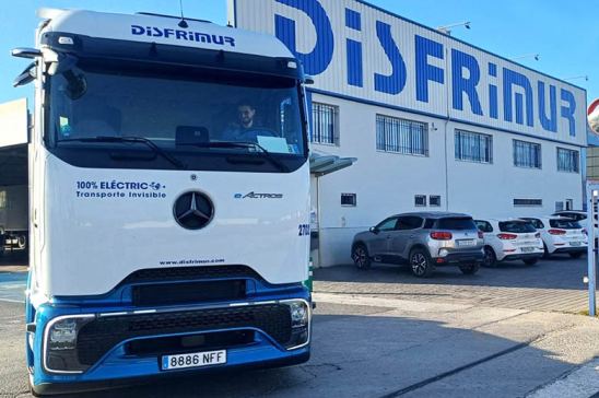 Camión eléctrico en la sede de Disfrimur