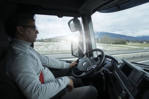 Conductor de camión en sus horas de trabajo