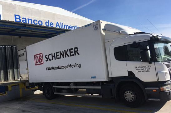 Camión DB Schenker para Banco de Alimentos