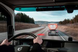 Volvo Trucks Distance Alert