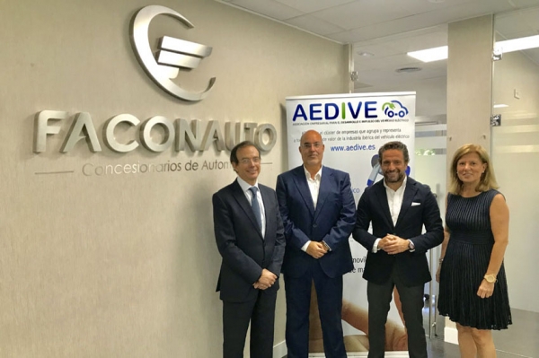 Firma de acuerdo entre Faconauto y Aedive 