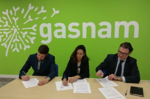 Firma del acuerdo entre Gasnam y Robert Walters