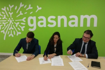 Firma del acuerdo entre Gasnam y Robert Walters