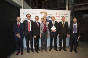 Miembros de la AOP con Reyes Maroto, ministra en funciones de Industria, Comercio y Turismo