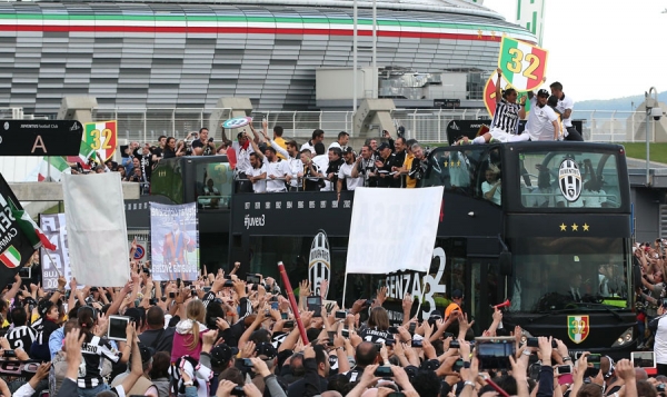 Jugadores de la Juventus de Turín celebrando la Scudetto