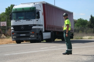 Inspección de la Dirección General de Tráfico en carretera