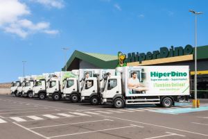 Camiones Volvo para los  supermercados HiperDino