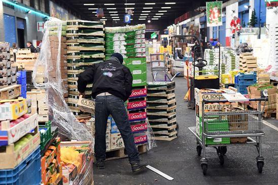 Fruta y verdura en un mercado europeo