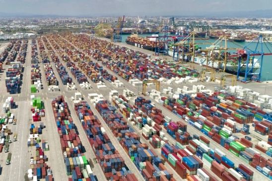 Las importaciones impulsan los contenedores en Valenciaport
