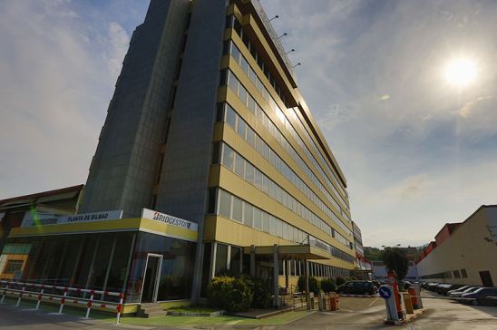 Bridgestone reajustará la plantilla de dos de sus fábricas