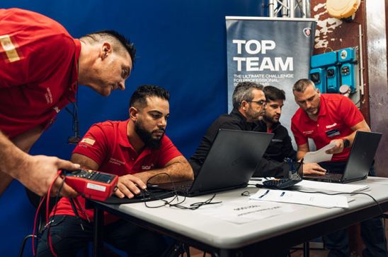 Los miembros de Scalevante, durante la competición