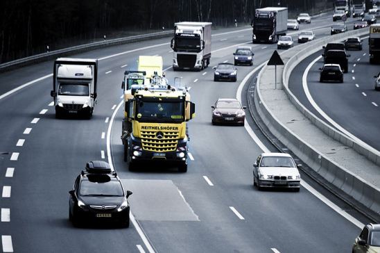 Camión en autopista