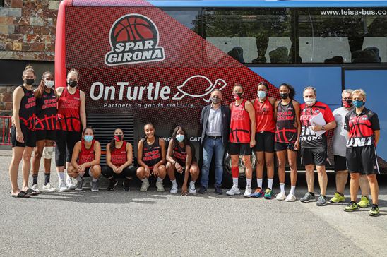 On Turtle, en apoyo del baloncesto femenino