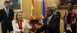 Ana Pastor y Anthony Foxx