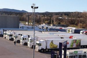 Camiones parados en áreas de descanso
