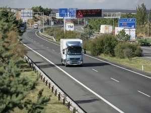 camión en autopista