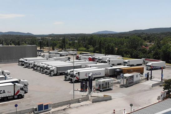 Áreas de estacionamiento seguro y protegido