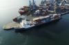 Barco con contenedores