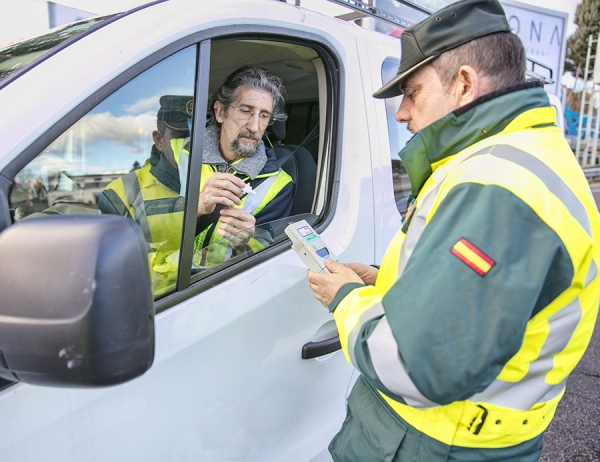 Control de detección de alcohol y drogas entre conductores