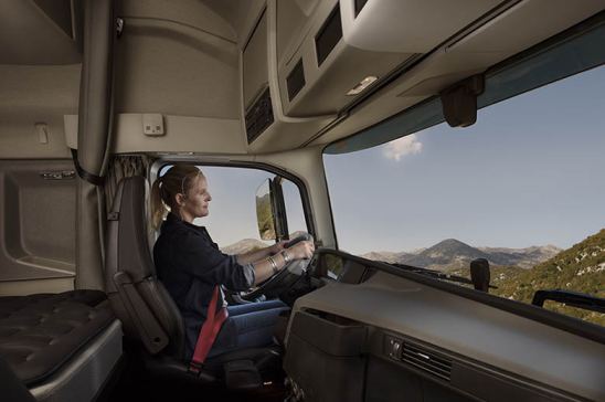 Mujer conductora de camión