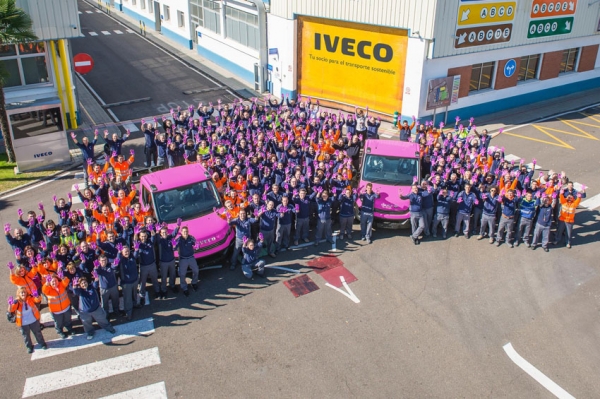 Iveco se une a la campaña contra el cáncer de mama