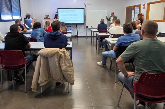 Charla acción directa (Foto: FROET)