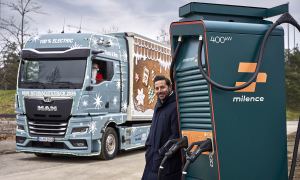 Camión de navidad MAN