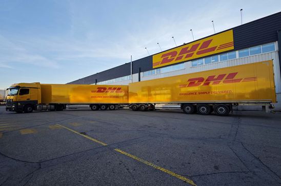 Nuevos duotrailers de DHL Freight España