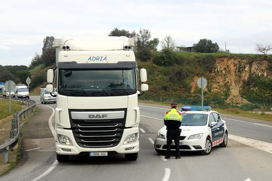 Camión en carretera de Cataluña