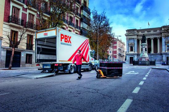 Operario de Palibex trabajando en Madrid centro