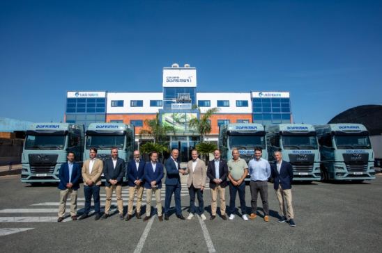 De izquierda a derecha Ignacio Garcia (Man Truck &amp; Bus Iberia), Isaac Alvarez (Man Truck &amp; Bus Iberia), Alvaro Gutierrez (Man Truck &amp; Bus Iberia), Miguel Angel Sainz (TFS), Jaime Baquedano (TFS), Juan Jesus Sanchez