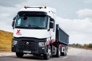 Renault Trucks recibe unidades del camión X-Road, tractoras transformadas para la construcción