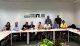 Asetrabi firma con los sindicatos el convenio colectivo para el transporte de mercancías por carretera